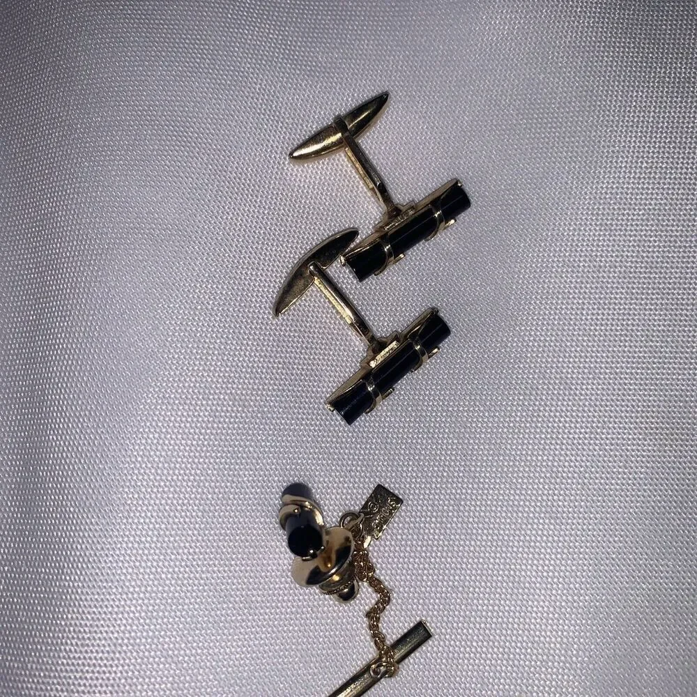 Men’s Set Of Black Bars Thin Design Quality Vintage EMMONS Cuff Links And Pin.
